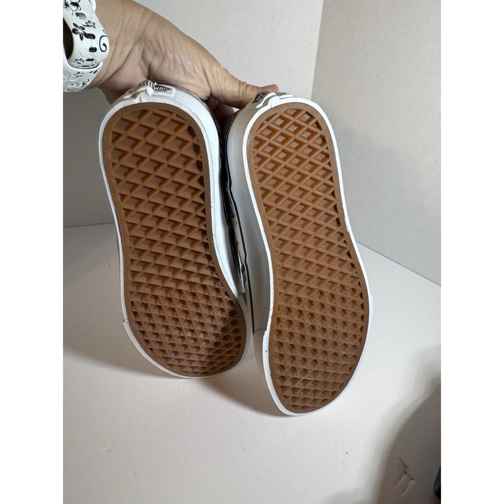Vans Women's Size 8 - Lot of 2 Pair. Excellent condition! - Picture 9 of 10